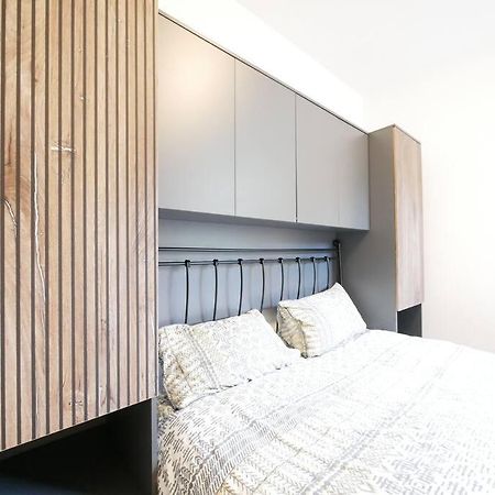 Newly Refurbished 2 Bed Apartment In Paddington London Exterior photo