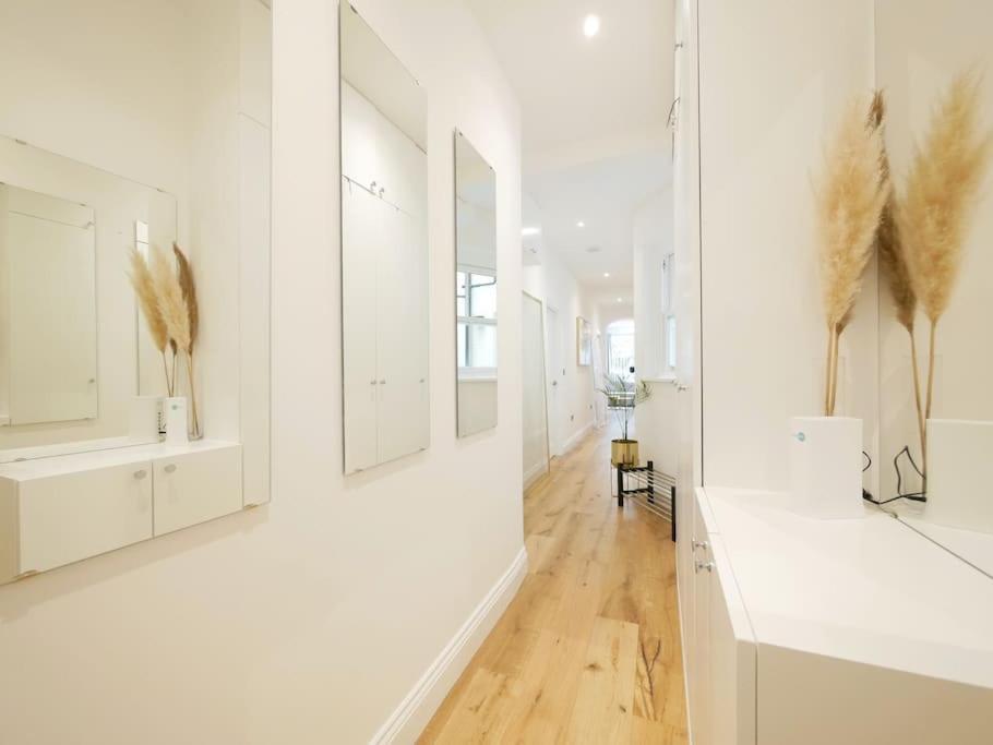 Newly Refurbished 2 Bed Apartment In Paddington London Exterior photo