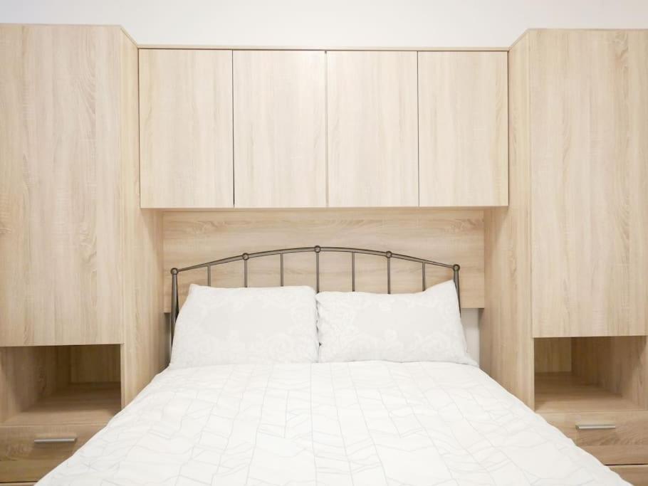 Newly Refurbished 2 Bed Apartment In Paddington London Exterior photo