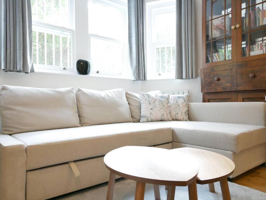 Newly Refurbished 2 Bed Apartment In Paddington London Exterior photo