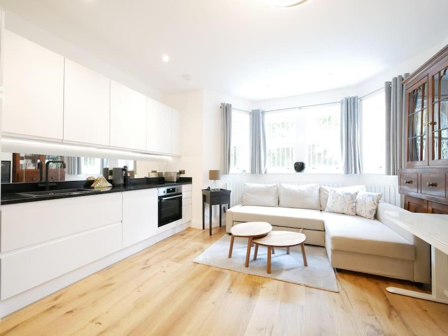 Newly Refurbished 2 Bed Apartment In Paddington London Exterior photo